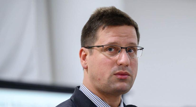 Gulyás Gergely a kormányinfón: Aranyosi Péter a Tisza Párt kedvenc humoristája - ContextUs