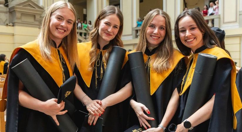 Megkezdődött a diplomaosztó szezon a Debreceni Egyetemen – fotókkal - Haon