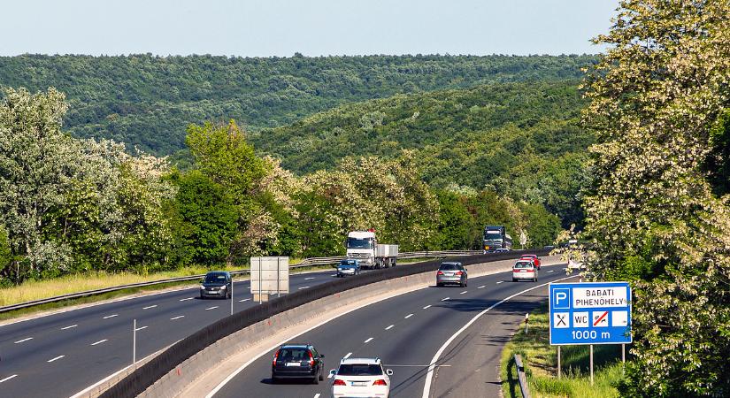 Óriási változás az autópálya-matricáknál – lezárult egy korszak - Napi.hu