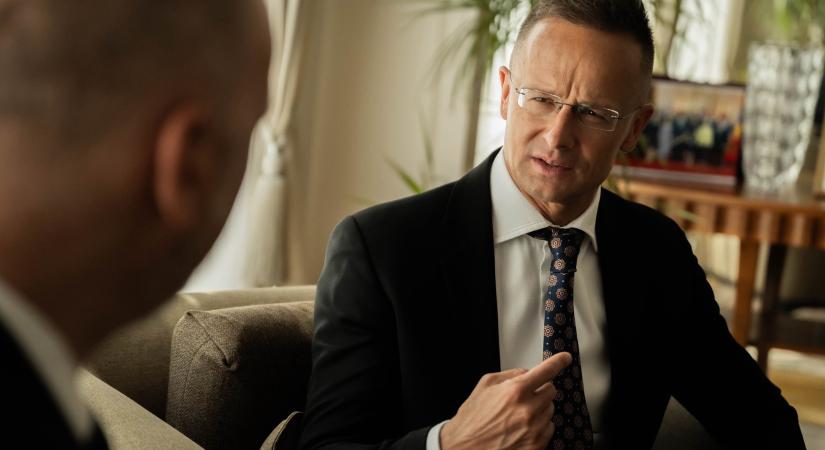 Szijjártó Pozsonyban járt és ismét elkerülte a Magyar Szövetség székházát - Körkép