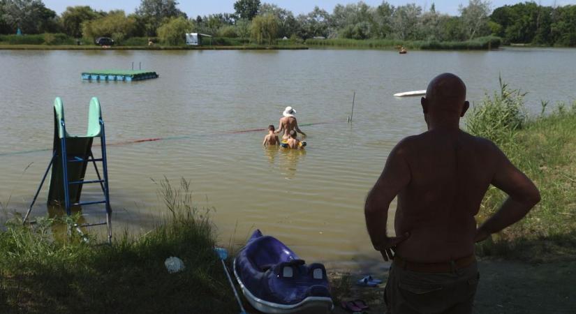 A Naturista strand a Szikin nemcsak nyaralóhely, hanem egy összetartó közösség otthona is, ahol a meztelenség természetes - délmagyar