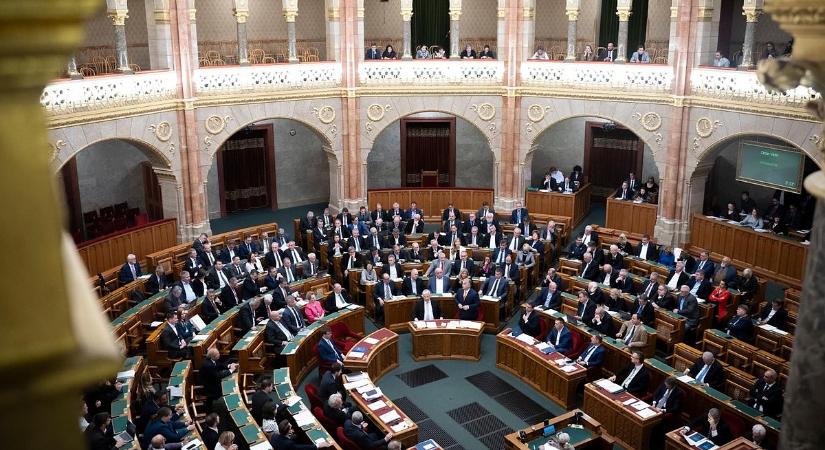 Döntött a parlament, megugorhat az egészségpénztárak népszerűsége - Napi.hu
