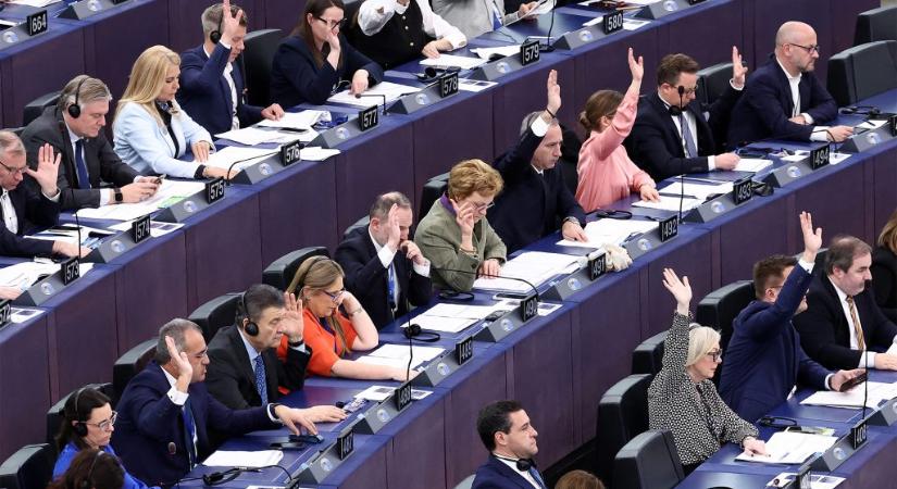 Nem csak az LMBTQ-témákat, az abortuszhoz való jogot is leszavazta a Fidesz a gyermekvédelemről szóló uniós jogszabálytervezetnél - 24.hu