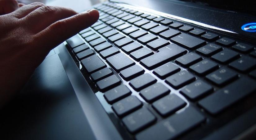 Itt a leleplezés: ilyen módszerekkel terjesztik a Magyarország-ellenes propagandát a nyugati médiumokban - Mandiner