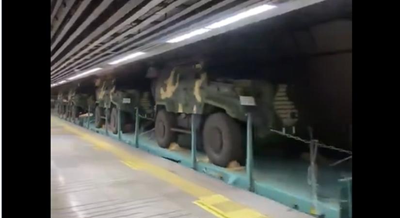 Úton a lovasság? Már a Boszpurusz alatt száguldanak a Honvédség új büszkeségei (VIDEÓ) - Mandiner