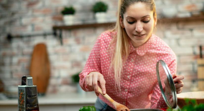 Nem kell vaj és olaj! Ez az olcsó zöldség helyettesíti a sütésnél a zsírt a serpenyőben - Marie Claire