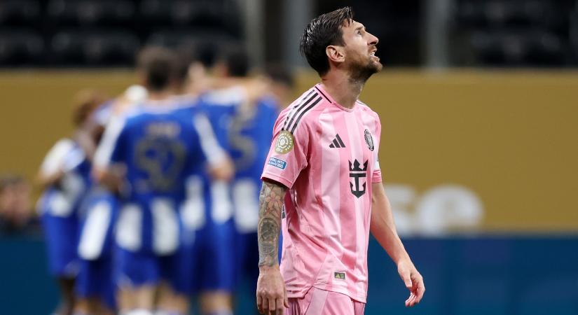 Ritka jelenet: nem adta, hanem kapta a kötényt Messi - Player