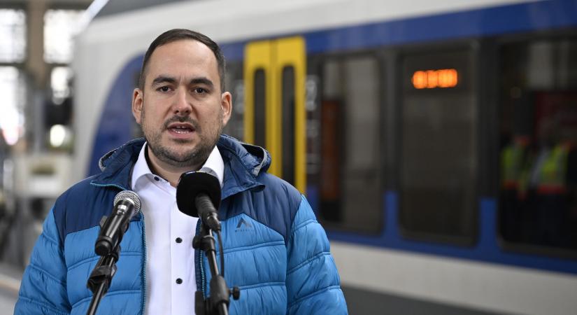 Leállították a Vonatinfót, amin keresztül követni lehetett a vonatok mozgását - 444.hu