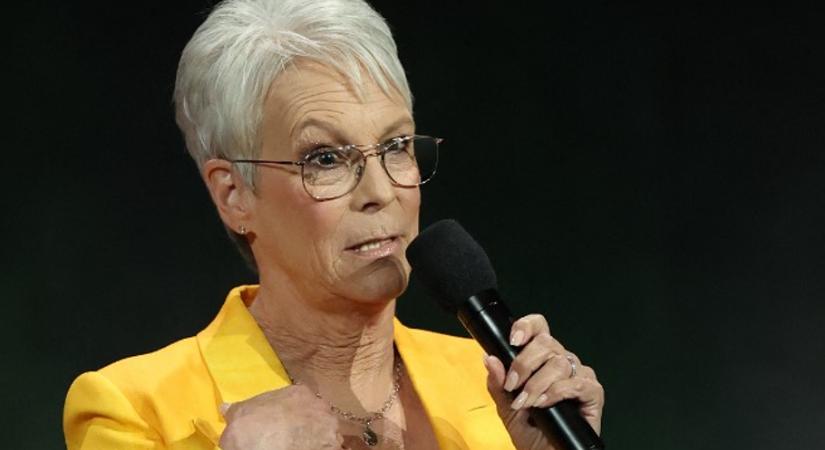 Micsoda fogadtatás! Jamie Lee Curtis ezzel a színnel tette tökéletessé az előteret - Elle
