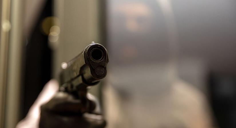 Fegyveres támadó nyitott tüzet egy üzletvezetőre Gyöngyösön - Heol