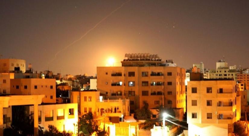 Izrael-Irán háború: Tel Aviv megtámadta az iszfaháni atomlétesítményt, Teherán pedig rakétatámadásokat indított az éjszaka folyamán - VG