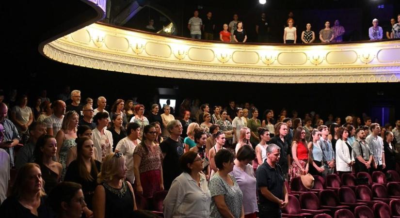 Három művész vehette át a Csokonai Nemzeti Színház Nívódíj - Haon
