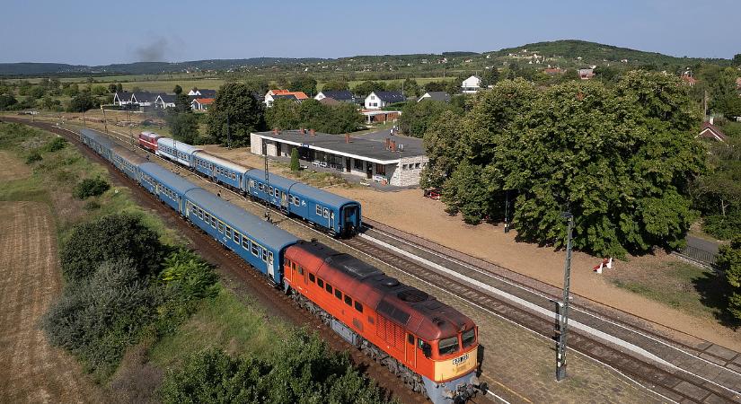 A MÁV megoldotta a problémát: eldugta a késéseket - Napi.hu