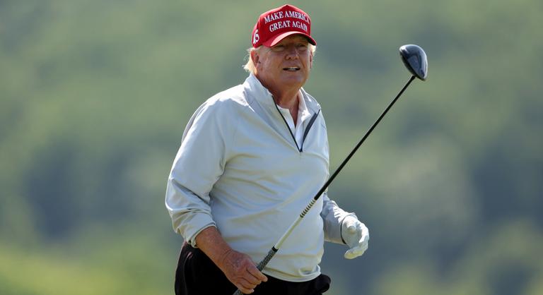 Kriptovaluta, golf, licenszdíjak: 600 millió dollárral gazdagodott Donald Trump - Index - Külföld
