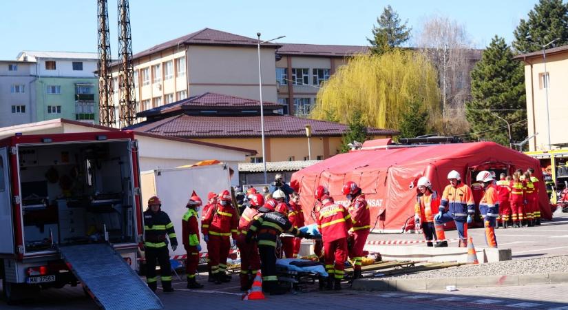 7,3-as erősségű földrengés - Katasztrófaelhárítási gyakorlat kezdődött Bukarestben - Maszol