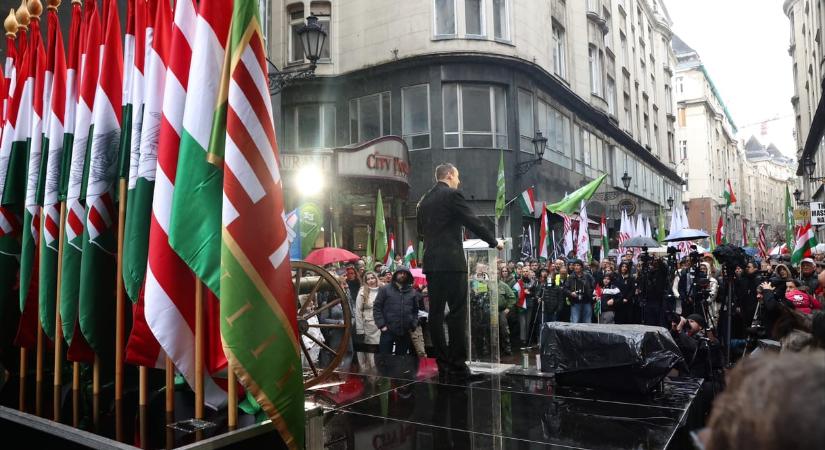 A Mi Hazánk budapesti elnöke kilép a pártból, mert Toroczkai László nem akar határmódosítást - HVG - Itthon