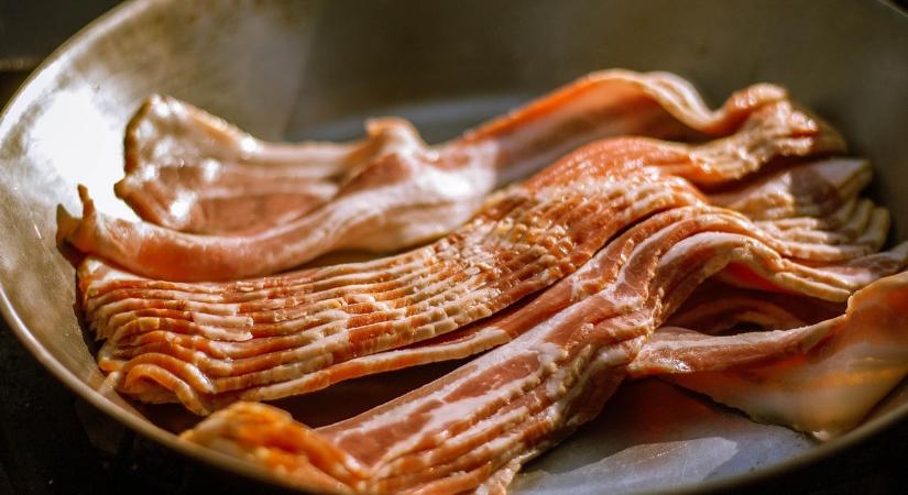 Vigyázat, 3 termékvisszahívás! Ha ön ebben az üzletláncban vett baconszalonnát, nehogy megegye, baktérium van benne! - 168.hu