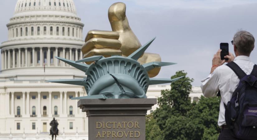 „Trump-szobor” Washingtonban - Maszol
