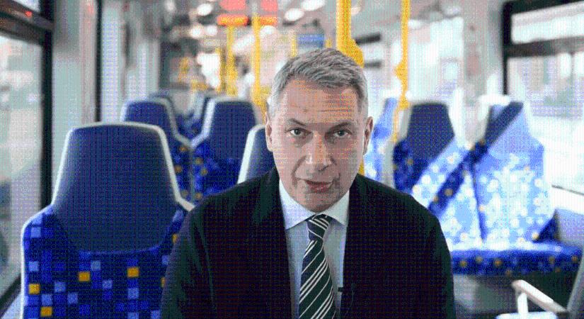 Egy nap alatt levetette a késéseket mutató Vonatinfót a miniszter Vitézy Dávid szerint - kontroll.hu