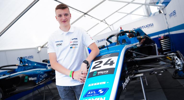 Magazinműsor indult Molnár Martin Formula–1 felé vezető útjáról - Index - Sport