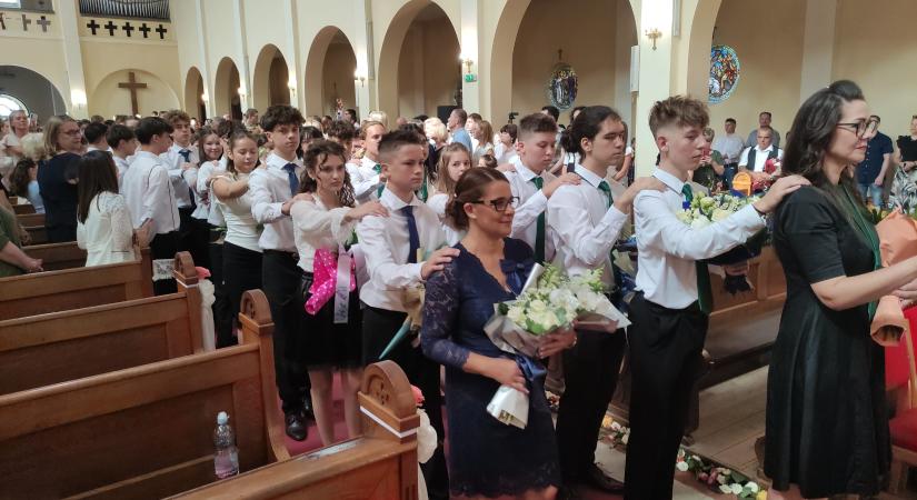 Elballagtak a kertvárosi iskola nyolcadikosai - Hódpress