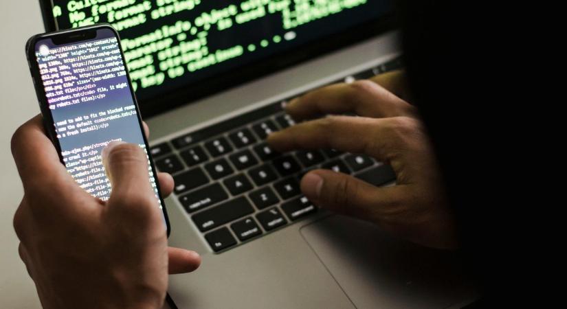 Működik az öt csapás: az egyik bank kártalanítja egy online csalás áldozatait! - Ripost