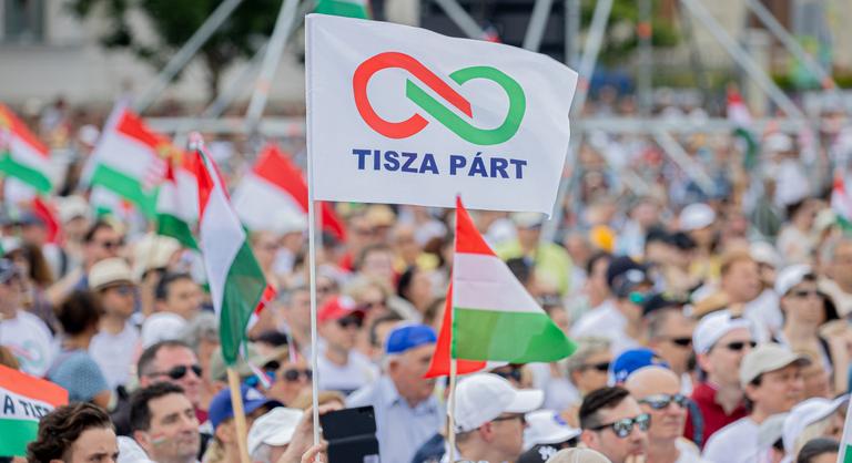 Mandiner: Orosz álprofilokkal támadnak a Tisza önkéntesei - Index