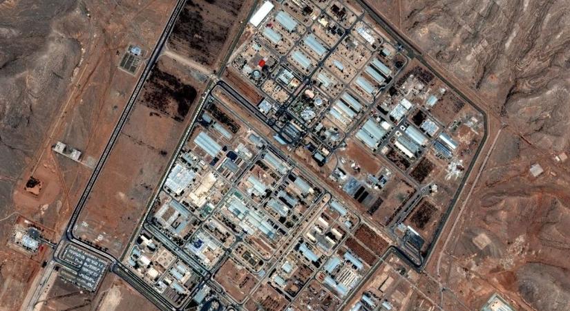 Videót tett közzé az izraeli légierő az iszfaháni bombázásáról - így nézett ki az atomlétesítmény a légicsapás után - VG