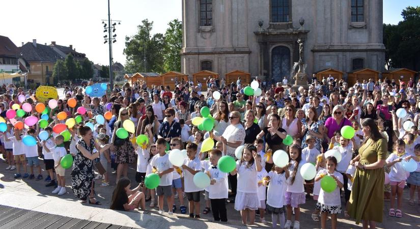 Nagy bulit csaptak a ballagó óvodások (galéria  videó) - Veol