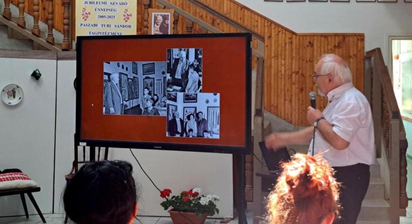 Több mint néptanító: névadójára, Turi Sándorra emlékezett a suli - Szon