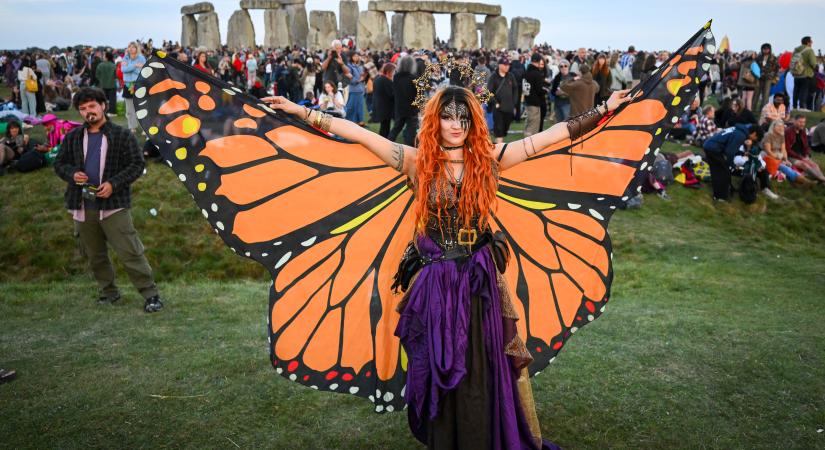 Ezrek rohamozták meg a Stonehenge-t - fotók - Blikk