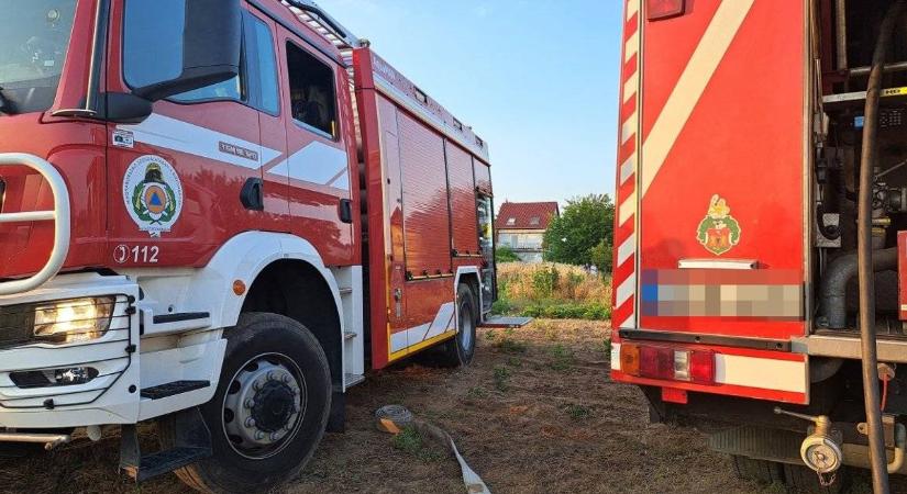 Letarolta a fűnyíró a gázcsonkot, a tűzoltók segítségére volt szükség Győrújbaráton - Kisalföld