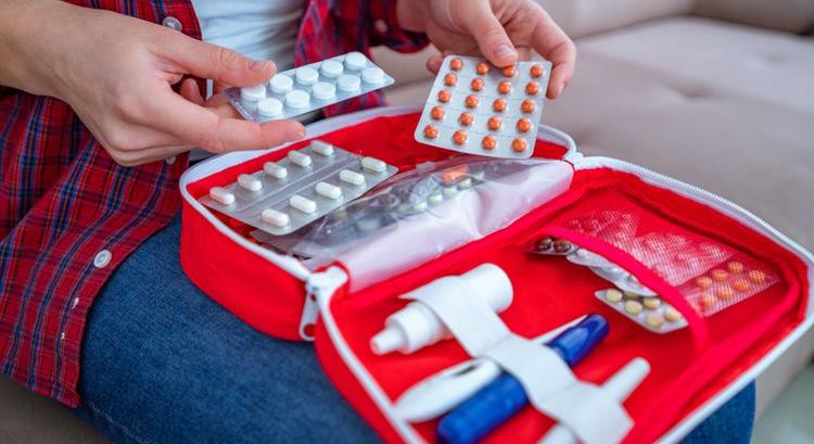 Aggasztó nyári trend: egyre többen halmoznak fel antibiotikumokat nyaralás előtt - Körkép