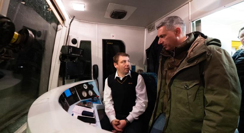 Ötven perces késést hozott össze szombat este a Balaton InterCity - 444.hu
