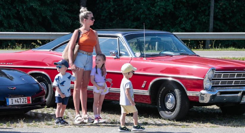 Oldtimerek és izomautók: a MJUS DriveFest-ről hoztunk sok-sok képet - Vaol