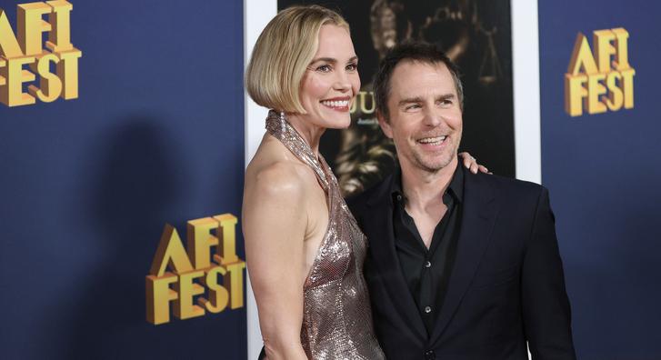 Prózai oka van, amiért nem házasodott össze Leslie Bibb és Sam Rockwell 18 év után sem - Index