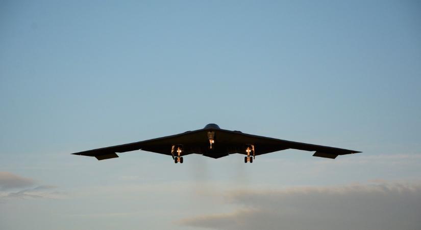 Amerikai B-2-es lopakodó bombázók tartanak Irán közelébe - Blikk - Kvíz