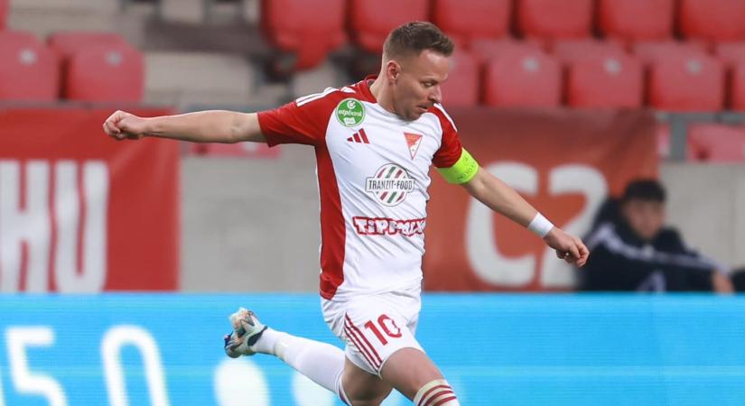 Megy vagy marad Dzsudzsák? Beszédes képek a DVSC edzéséről - NB1