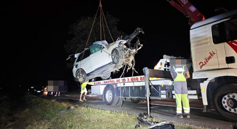 Halálos baleset Vas vármegyében: Fának csapódott, szétszakadt és kigyulladt egy BMW, meghalt a sofőr - fotók - Vaol