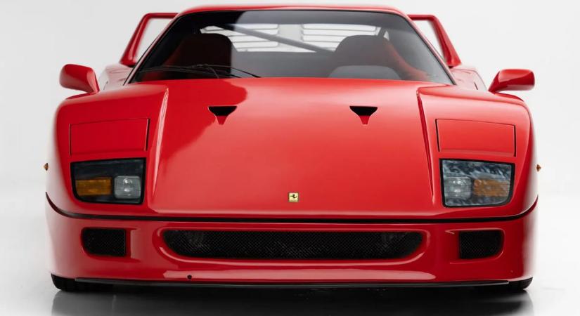 Sosem használt vadonatúj Ferrari F40 tűnt fel a színen - HVG - Autó