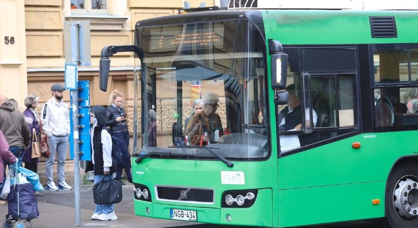 Olvasónk szerint érhető, hogy miért nincs klíma a pécsi buszjáratokon - Bama