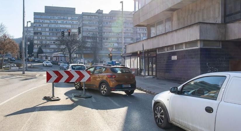 Hallott már a cipzár elvről? Nézzen utána, mert jövőre jöhet a KRESZ-ben! - Teol