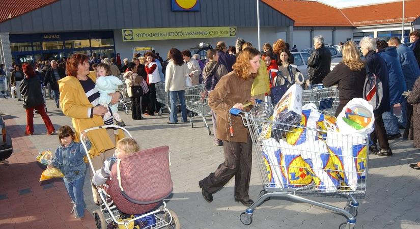 Üzletnyitás: a vásárlók megrohamozták az első kaposvári Lidl áruházat - Sonline