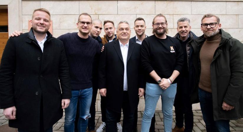 Tagadja a fideszes államtitkár, hogy közpénzből működne a Megafon - kontroll.hu