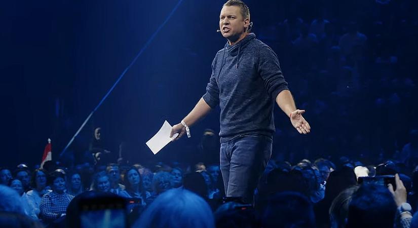 Menczer: a magyar politikatörténet szemétdombjára hajítjuk a Tiszát, Weber és Zelenszkij bábfiguráit, közvetlenül a Momentum mellé - vasarnap.hu