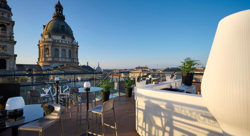 Pazar estélyt rendezett és Sky pezsgőbárt nyitott a tízéves Aria Hotel - Roadster