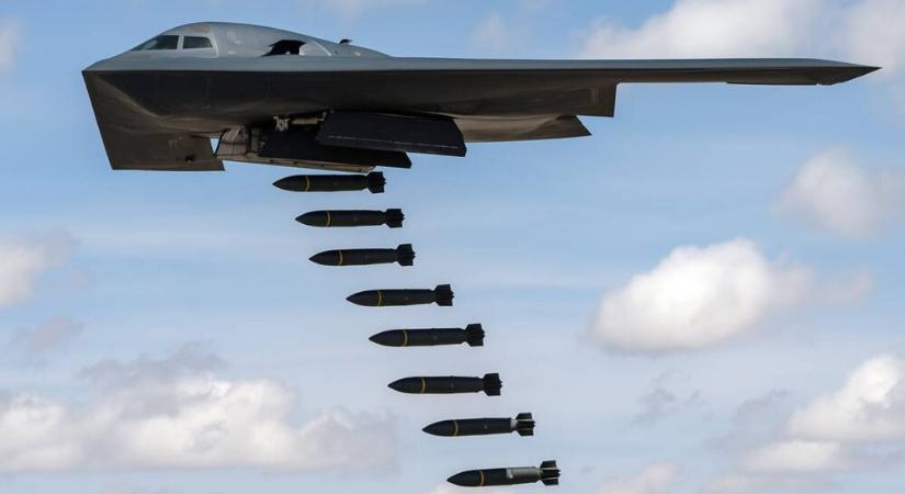 Bekövetkezett! – Amerika B-2-es csodagépei szétbombázták az iráni atomprogram hegymélyébe rejtett központjait - Városi Kurír