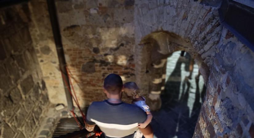 Éjszaka a múzeumban: mamut nem, ám a középkor megelevenedett Esztergomban - Kemma
