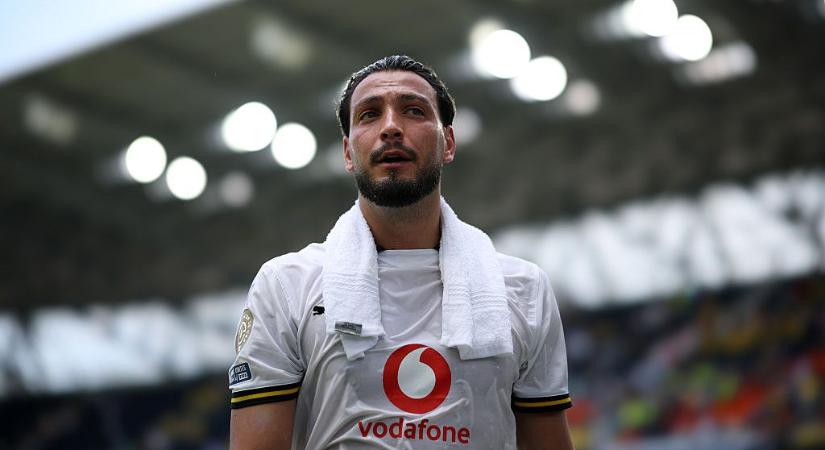 Ezt már nem lehet bírni: Így védekeztek a nagy hőség ellen a Dortmund játékosai a klub-vb-n - fotó - Csakfoci