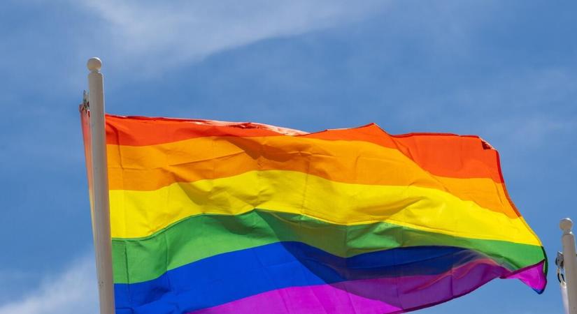 Házhoz vitte a Momentum a Pride-ot, de nem akárhová - MFor